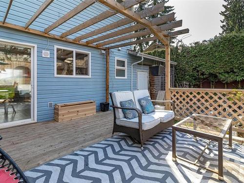 7994 York Ave, Crofton, BC - Outdoor With Deck Patio Veranda