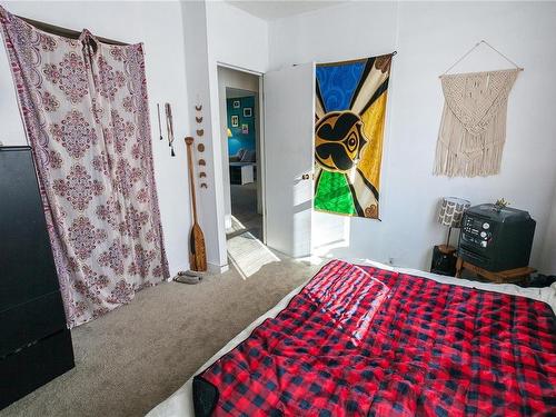 711 9Th Ave, Campbell River, BC - Indoor Photo Showing Bedroom