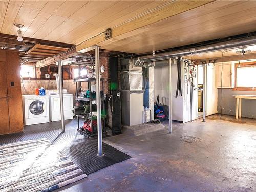 711 9Th Ave, Campbell River, BC - Indoor Photo Showing Laundry Room