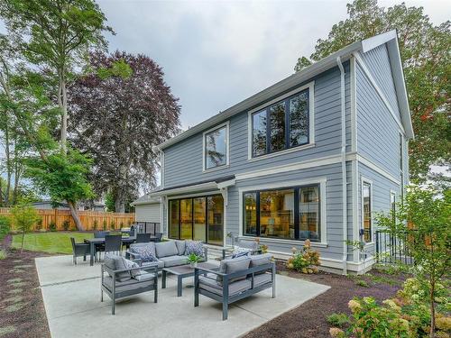 2076 Hampshire Lane, Oak Bay, BC 