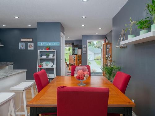 5527 Woodland Cres East, Port Alberni, BC - Indoor Photo Showing Dining Room