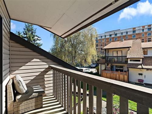 18-1506 Admirals Rd, View Royal, BC - Outdoor With Exterior