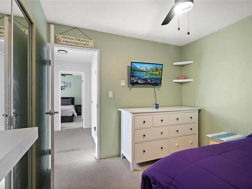 18-1506 Admirals Rd, View Royal, BC - Indoor Photo Showing Bedroom