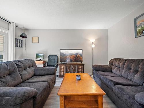 18-1506 Admirals Rd, View Royal, BC - Indoor Photo Showing Living Room