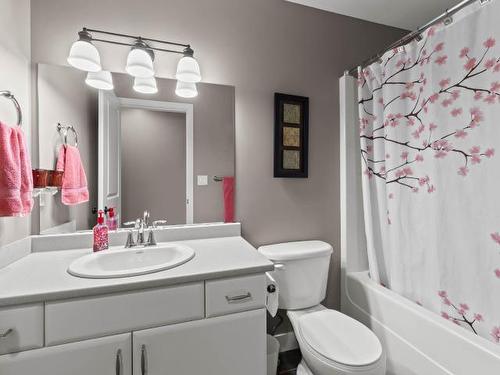2179 Cantle Crt, Kamloops, BC - Indoor Photo Showing Bathroom