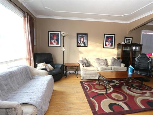 683 Clifton Street, Winnipeg, MB - Indoor Photo Showing Living Room