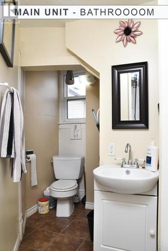 498 John St, Sault Ste. Marie, ON - Indoor Photo Showing Bathroom