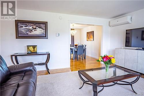 45 Estabrooks Avenue, Lincoln, NB - Indoor Photo Showing Living Room