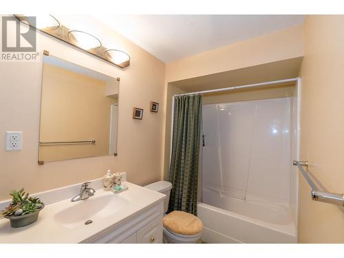 982 Mt Bulman Drive, Vernon, BC - Indoor Photo Showing Bathroom