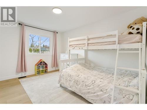 599 Sherwood Road, Kelowna, BC - Indoor Photo Showing Bedroom