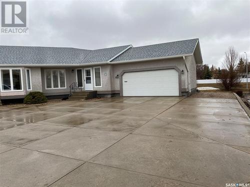 4 66 Russell Drive, Yorkton, SK - Outdoor
