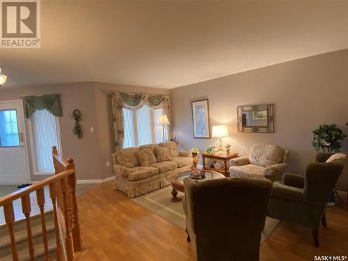 4 66 Russell Drive, Yorkton, SK - Indoor Photo Showing Living Room