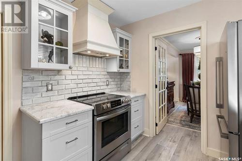 730 University Drive, Saskatoon, SK - Indoor Photo Showing Kitchen With Stainless Steel Kitchen With Upgraded Kitchen