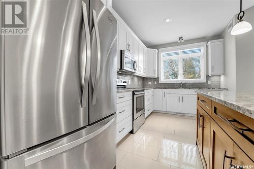 310 3Rd Street E, Saskatoon, SK - Indoor Photo Showing Kitchen With Upgraded Kitchen