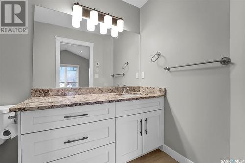 310 3Rd Street E, Saskatoon, SK - Indoor Photo Showing Bathroom