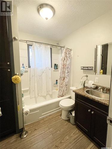 305 1St Street E, Meadow Lake, SK - Indoor Photo Showing Bathroom