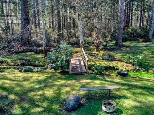 9537 Nassichuk Road, Powell River, BC - Outdoor