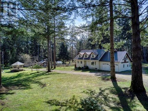 9537 Nassichuk Road, Powell River, BC - Outdoor