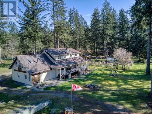 9537 Nassichuk Road, Powell River, BC - Outdoor