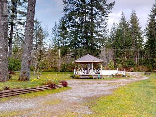 9537 Nassichuk Road, Powell River, BC - Outdoor