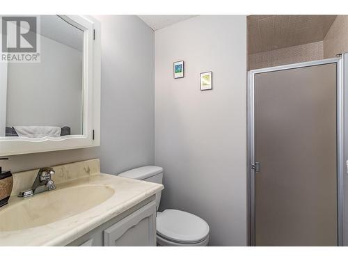 555 Rowcliffe Avenue Unit# 305, Kelowna, BC - Indoor Photo Showing Bathroom