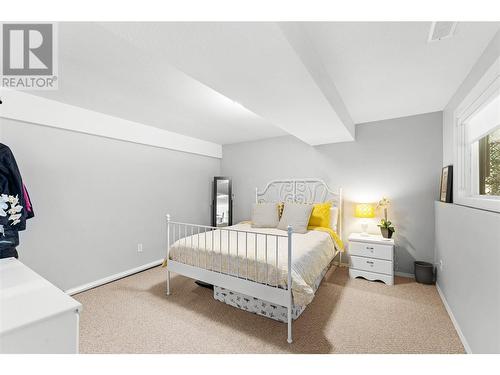 5327 Hedeman Court, Kelowna, BC - Indoor Photo Showing Bedroom
