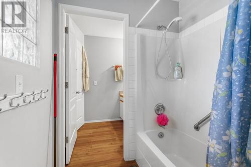 453 Morrison Avenue, Kelowna, BC - Indoor Photo Showing Bathroom
