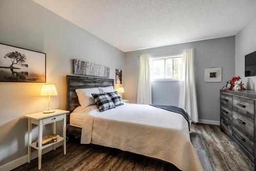 210B - 1299 Ponderosa Drive, Sparwood, BC - Indoor Photo Showing Bedroom