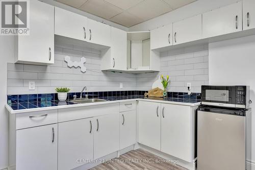 1670 8Th Line Smith, Smith-Ennismore-Lakefield, ON - Indoor Photo Showing Kitchen