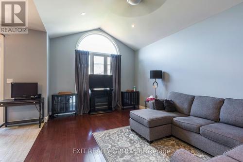 24 Hampton Ridge Drive, Belleville, ON - Indoor Photo Showing Living Room