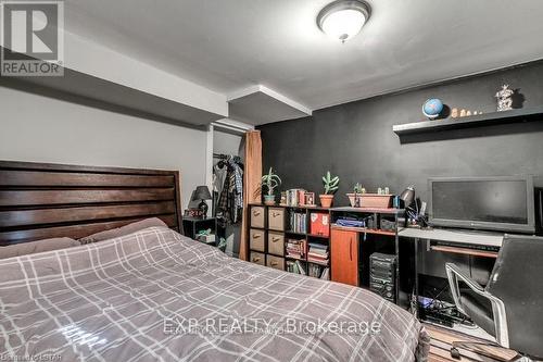 258 Wellington Rd, London, ON - Indoor Photo Showing Bedroom