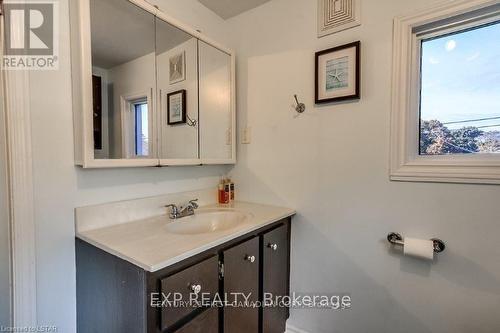 258 Wellington Rd, London, ON - Indoor Photo Showing Bathroom