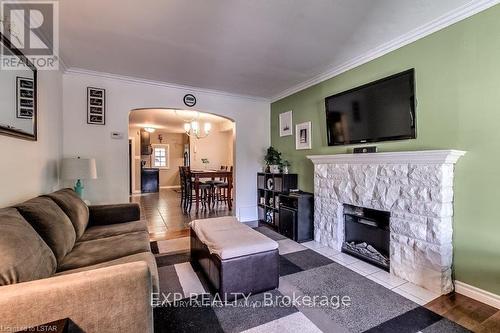258 Wellington Road, London, ON - Indoor Photo Showing Living Room With Fireplace