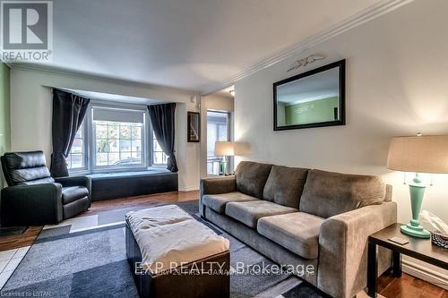 258 Wellington Road, London, ON - Indoor Photo Showing Living Room