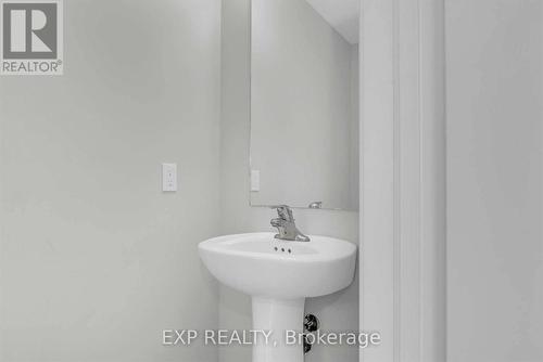 #13 -520 Grey St, Brantford, ON - Indoor Photo Showing Bathroom