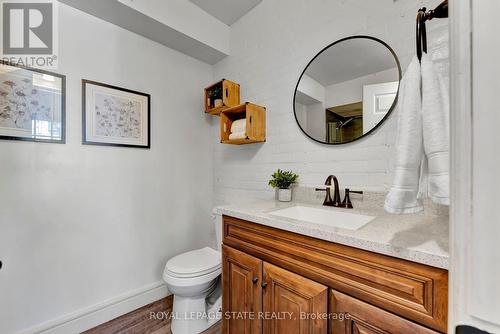 86 Lynden Rd, Hamilton, ON - Indoor Photo Showing Bathroom
