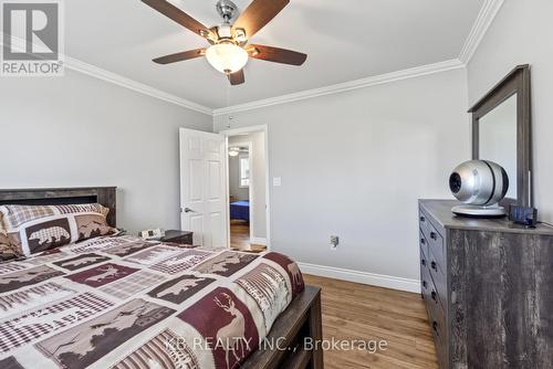 4535 Park St, South Frontenac, ON - Indoor Photo Showing Bedroom