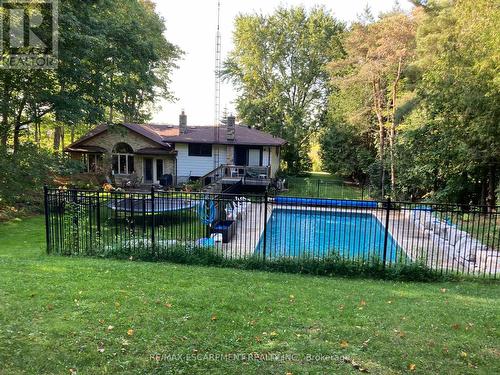132 8Th Concession Road E, Hamilton, ON - Outdoor With In Ground Pool With Backyard