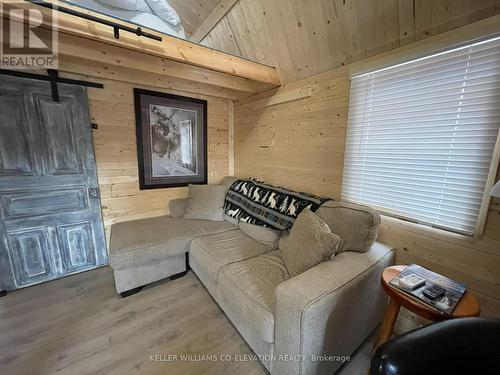 329287 Highway 560, Englehart, ON - Indoor Photo Showing Living Room