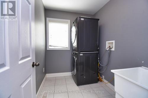 8 Powell Dr, Hamilton, ON - Indoor Photo Showing Laundry Room