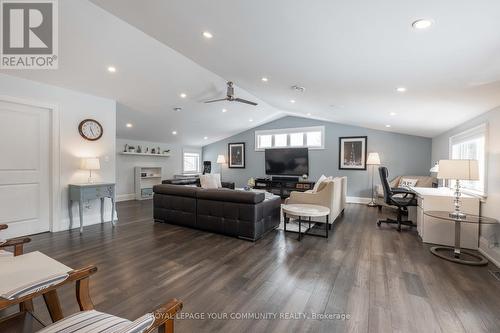 263 Riverbank Dr, Cambridge, ON - Indoor Photo Showing Living Room