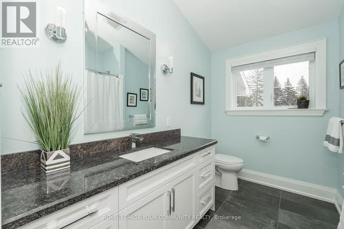 263 Riverbank Dr, Cambridge, ON - Indoor Photo Showing Bathroom