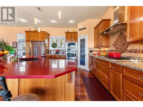 1576 Holden Road, Penticton, BC - Indoor Photo Showing Kitchen With Upgraded Kitchen