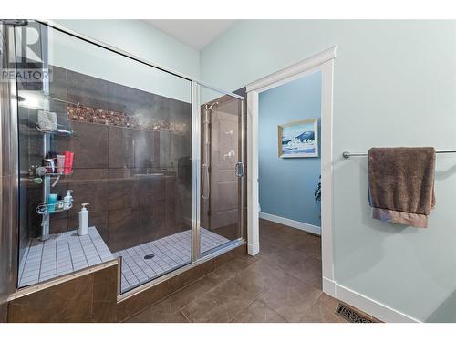 1576 Holden Road, Penticton, BC - Indoor Photo Showing Bathroom