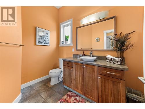 1576 Holden Road, Penticton, BC - Indoor Photo Showing Bathroom