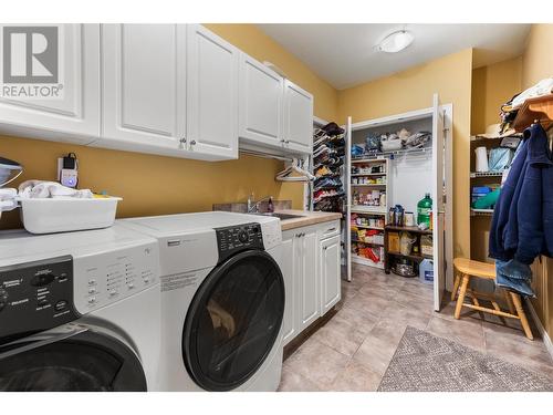 1576 Holden Road, Penticton, BC - Indoor Photo Showing Laundry Room