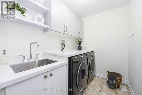 22 Long Branch Tr, Brampton, ON - Indoor Photo Showing Laundry Room