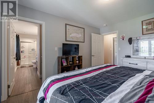 16 Kenver Street, Kawartha Lakes, ON - Indoor Photo Showing Bedroom