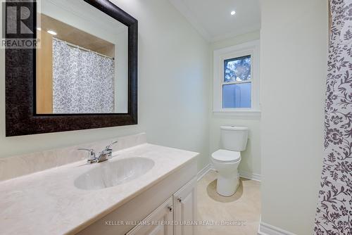 #Main -462 Springbank Cres, Burlington, ON - Indoor Photo Showing Bathroom