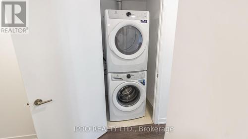 A-814 - 7950 Bathurst Street, Vaughan, ON - Indoor Photo Showing Laundry Room